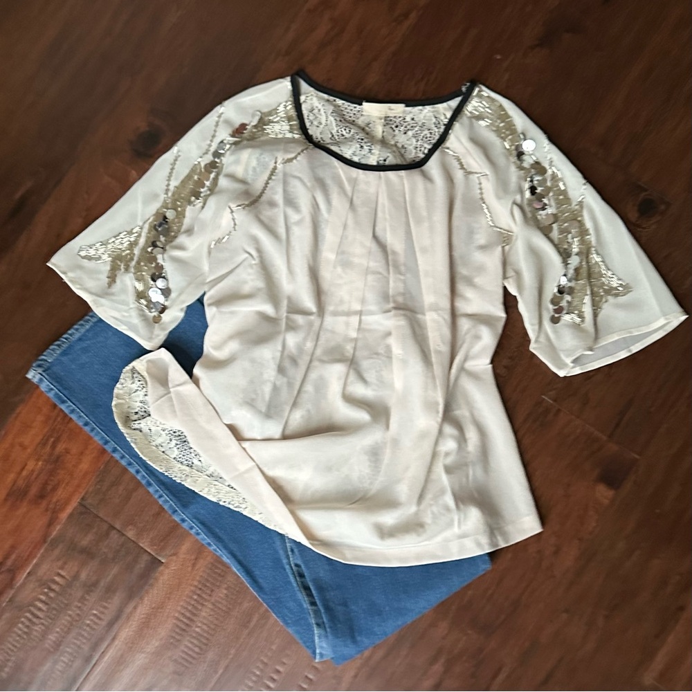 🔴2 for 40🔴RYU top handmade beaded elbow length cream semi sheer M.